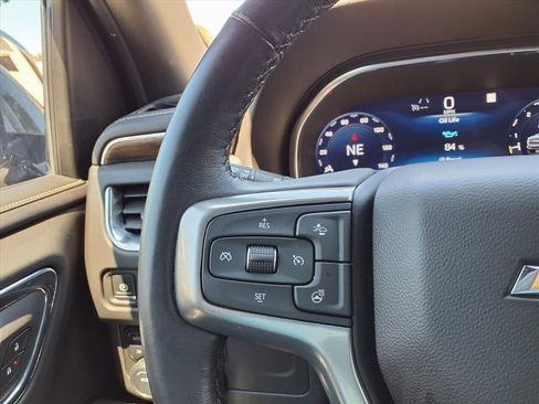 Used 2022 Chevrolet Suburban Premier AWD/4WD image 30