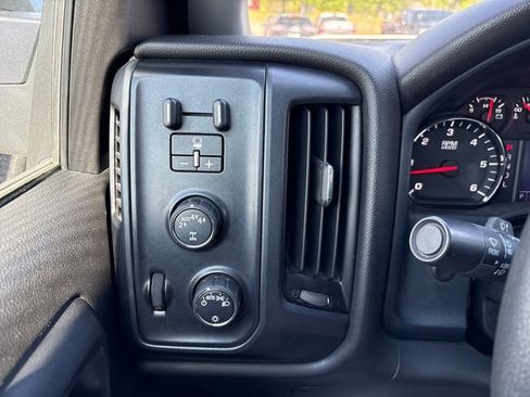 Used 2018 Chevrolet Silverado 1500 LS w/ Trailering Package AWD/4WD image 11