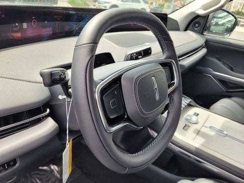 New 2026 Lincoln Navigator L Reserve AWD/4WD image 36