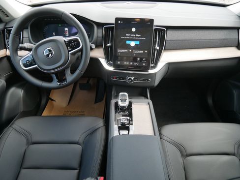 New 2026 Volvo XC90 T8 Plus AWD/4WD image 7