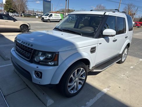 Used 2016 Land Rover LR4 HSE image 4