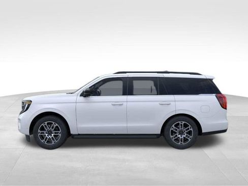 New 2025 Ford Expedition Active image 4