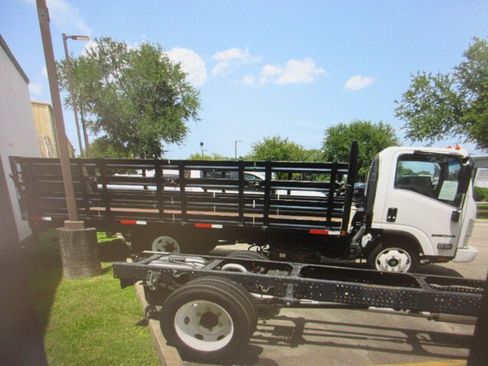 Used 2019 Isuzu NQR RWD image 3