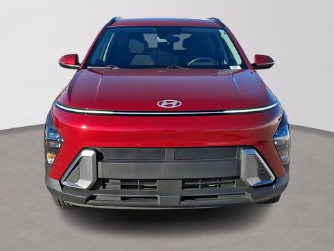 Used 2025 Hyundai Kona SEL image 2