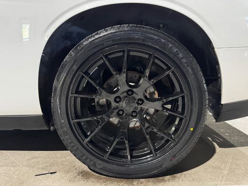 Used 2019 Dodge Challenger SXT image 22