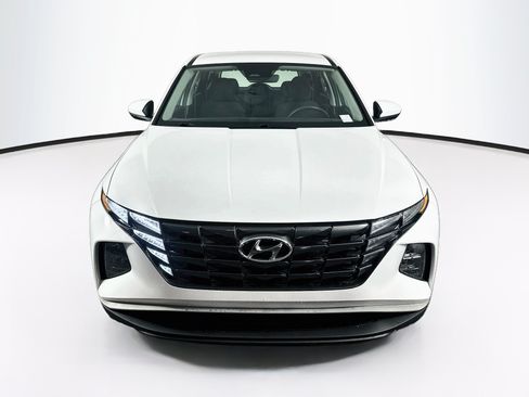 Used 2024 Hyundai Tucson SE FWD image 2