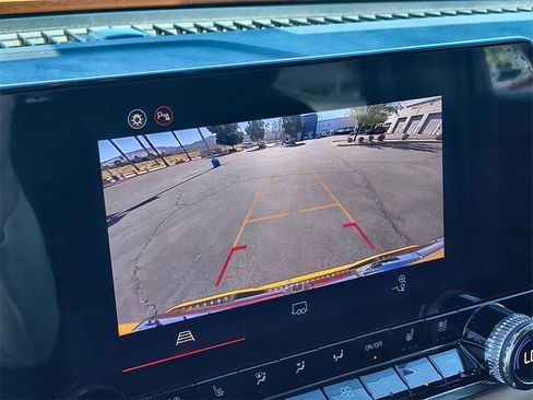 New 2025 GMC Canyon AT4 w/ AT4 Premium Package image 17