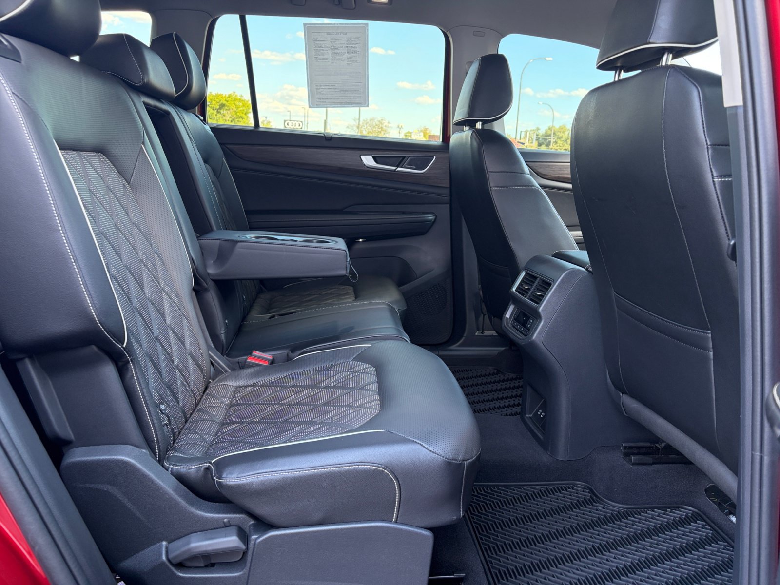 Certified 2024 Volkswagen Atlas SEL Premium R-Line AWD/4WD image 18