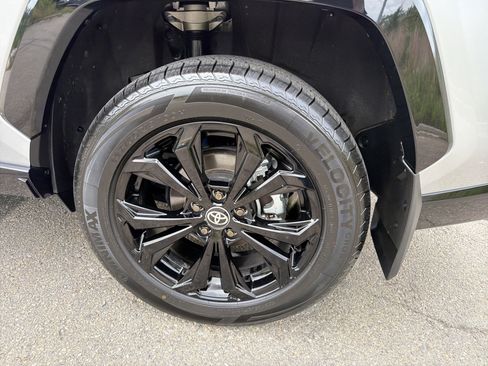 Used 2024 Toyota RAV4 SE AWD/4WD image 19