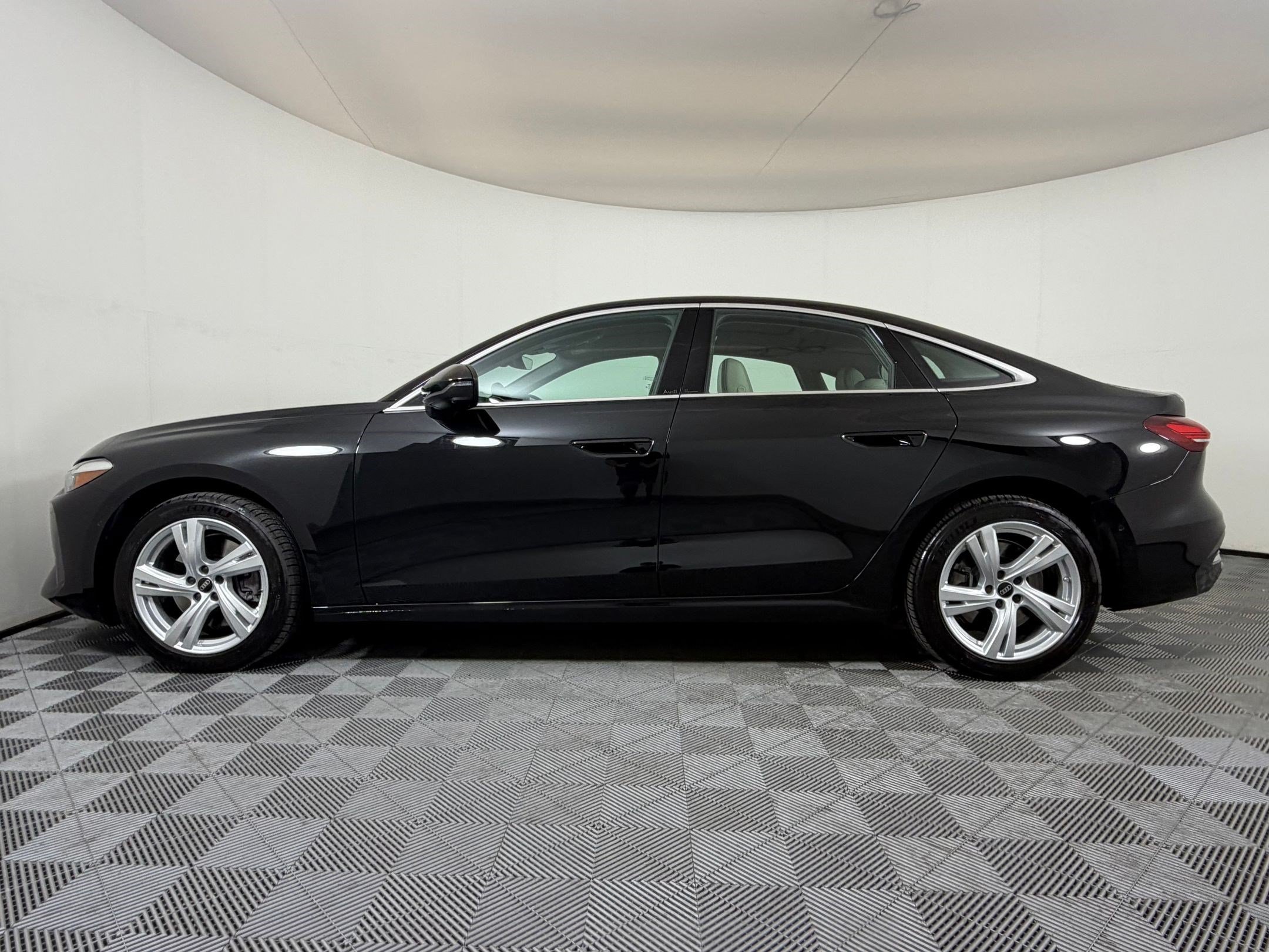 Used 2025 Audi A5 Premium w/ Convenience Package AWD/4WD image 2