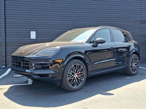 Certified 2026 Porsche Cayenne S AWD/4WD image 1