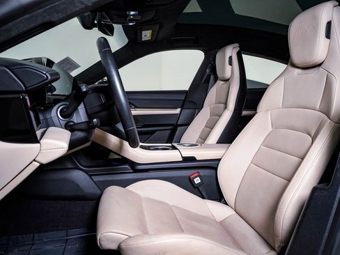 Used 2020 Porsche Taycan Turbo image 18