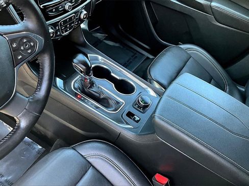 Certified 2022 Chevrolet Traverse LT image 16