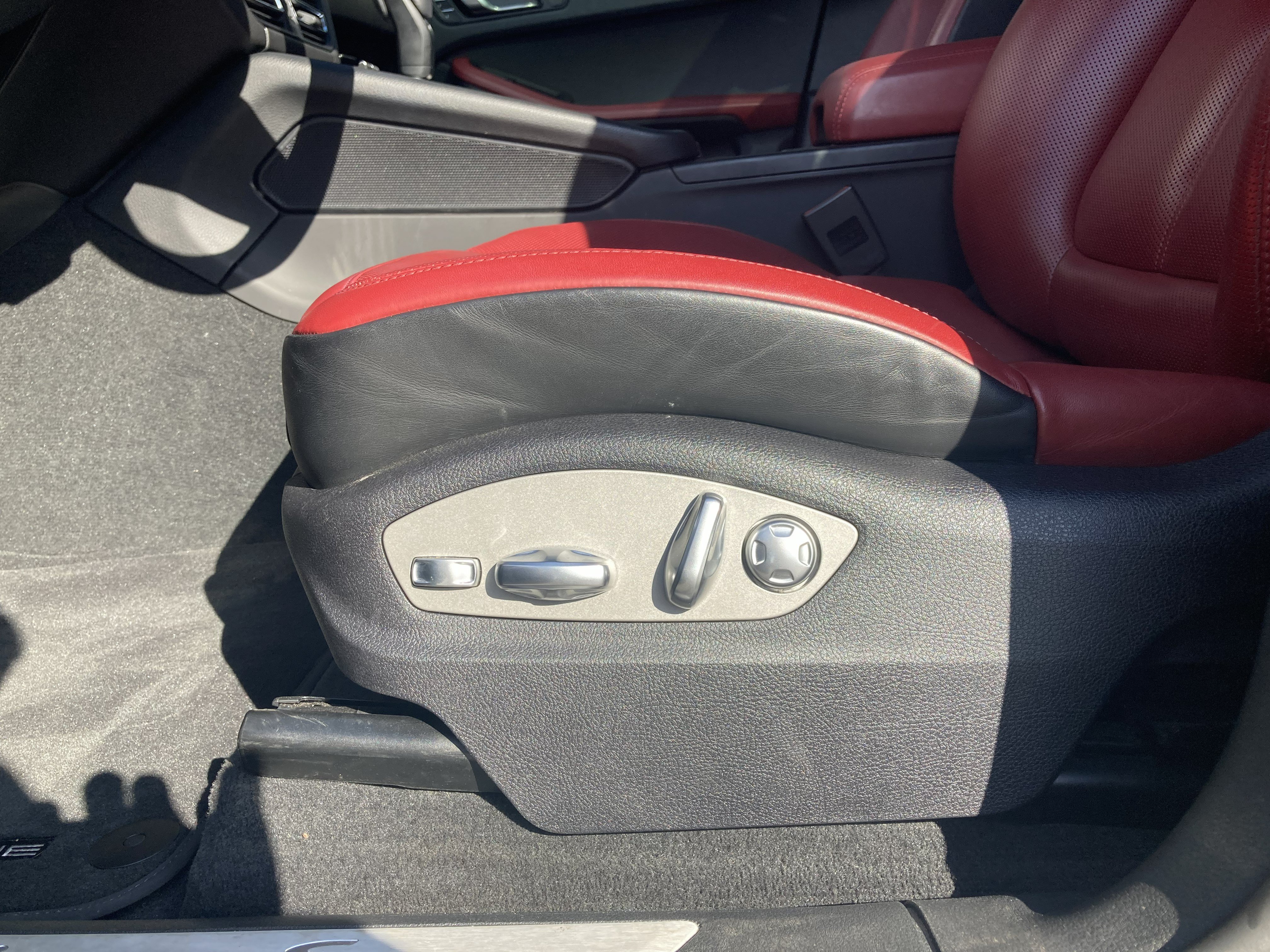 Certified 2024 Porsche Macan S AWD/4WD image 21
