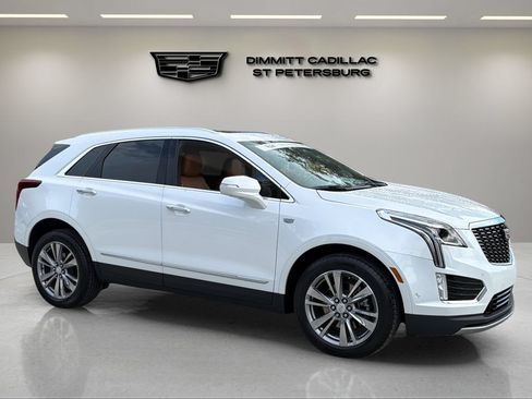 Used 2024 Cadillac XT5 Premium Luxury w/ Technology Package FWD image 7
