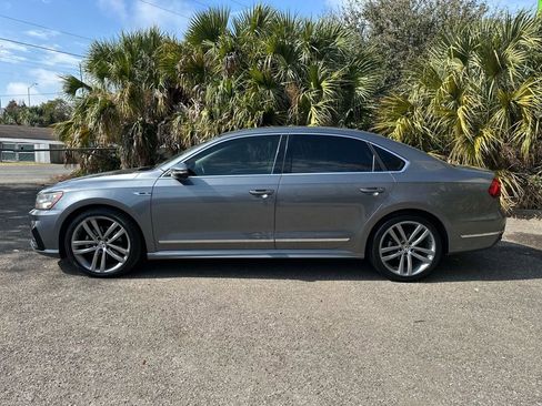 Used 2017 Volkswagen Passat 1.8T R-Line image 8
