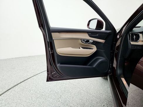 New 2026 Volvo XC90 T8 Ultra w/ Protection Package Premier image 27