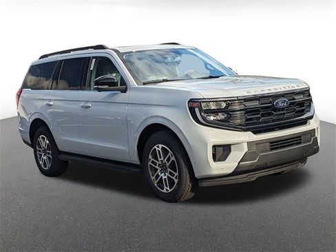 New 2025 Ford Expedition Active image 1