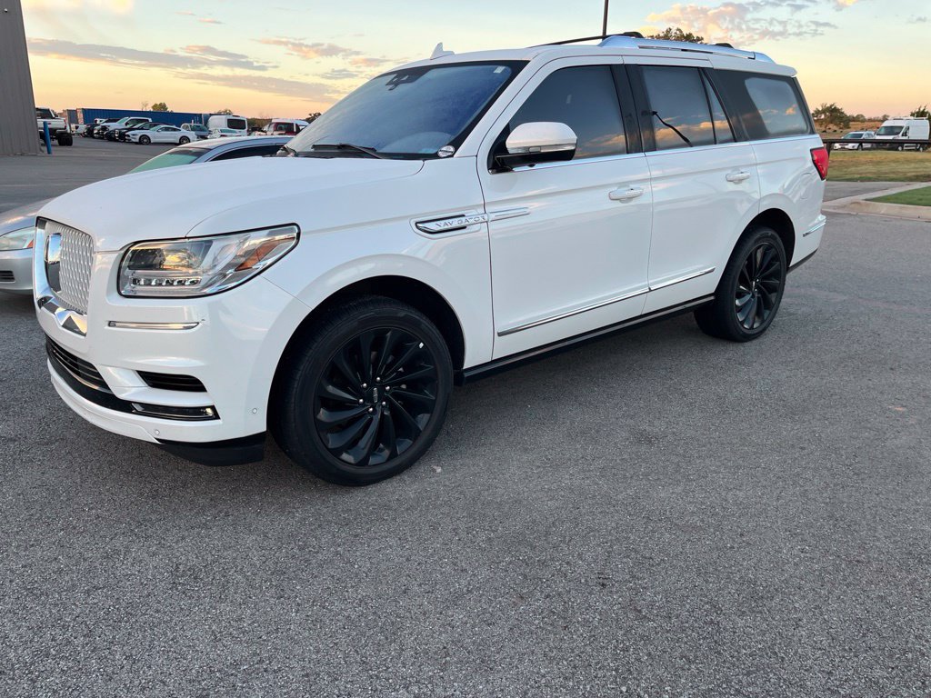 Used 2020 Lincoln Navigator Reserve w/ Equipment Group 208A Reserve AWD/4WD image 2