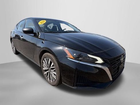 Used 2024 Nissan Altima 2.5 SV FWD image 10