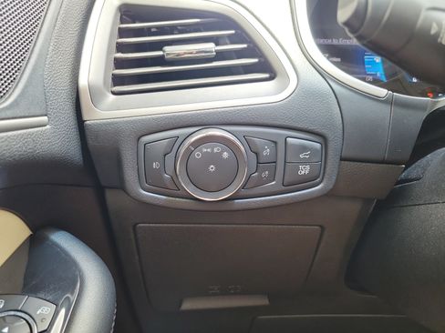 Used 2019 Ford Edge SEL w/ Equipment Group 201A FWD image 19