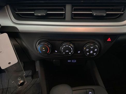 Used 2024 Chevrolet Trax LS w/ LS Convenience Package FWD image 42