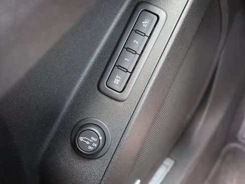 Used 2019 Chevrolet Equinox Premier AWD/4WD image 32