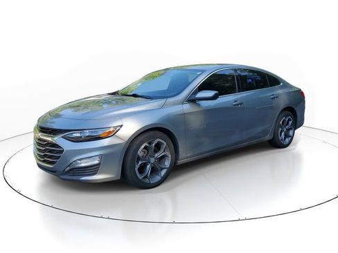 Used 2024 Chevrolet Malibu LT image 3