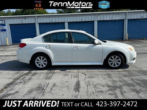 Used 2010 Subaru Legacy 2.5i Premium AWD/4WD image 4