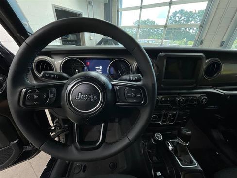 Used 2023 Jeep Wrangler Unlimited w/ Cold Weather Group AWD/4WD image 16