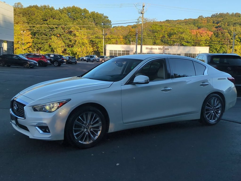 Used 2018 INFINITI Q50 Luxe w/ Essential Package (3.0T Luxe) AWD/4WD image 2