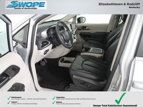 Used 2024 Chrysler Pacifica Touring-L FWD image 15