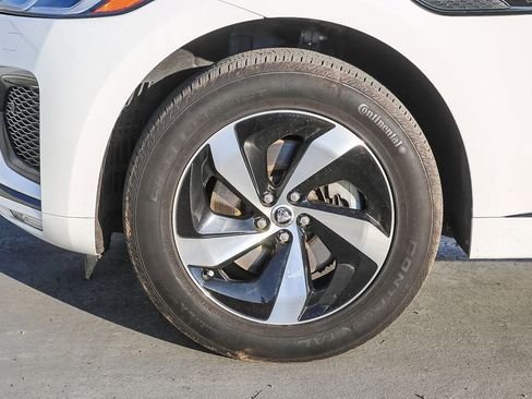 Used 2024 Jaguar F-PACE R-Dynamic S image 11