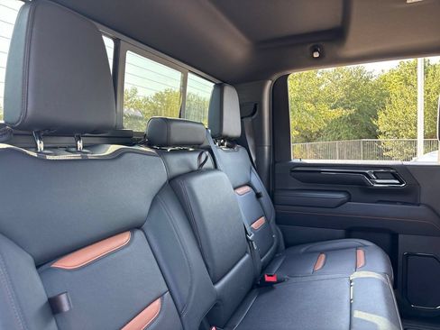 Used 2024 GMC Sierra 2500 AT4 w/ AT4 Premium Plus Package AWD/4WD image 11