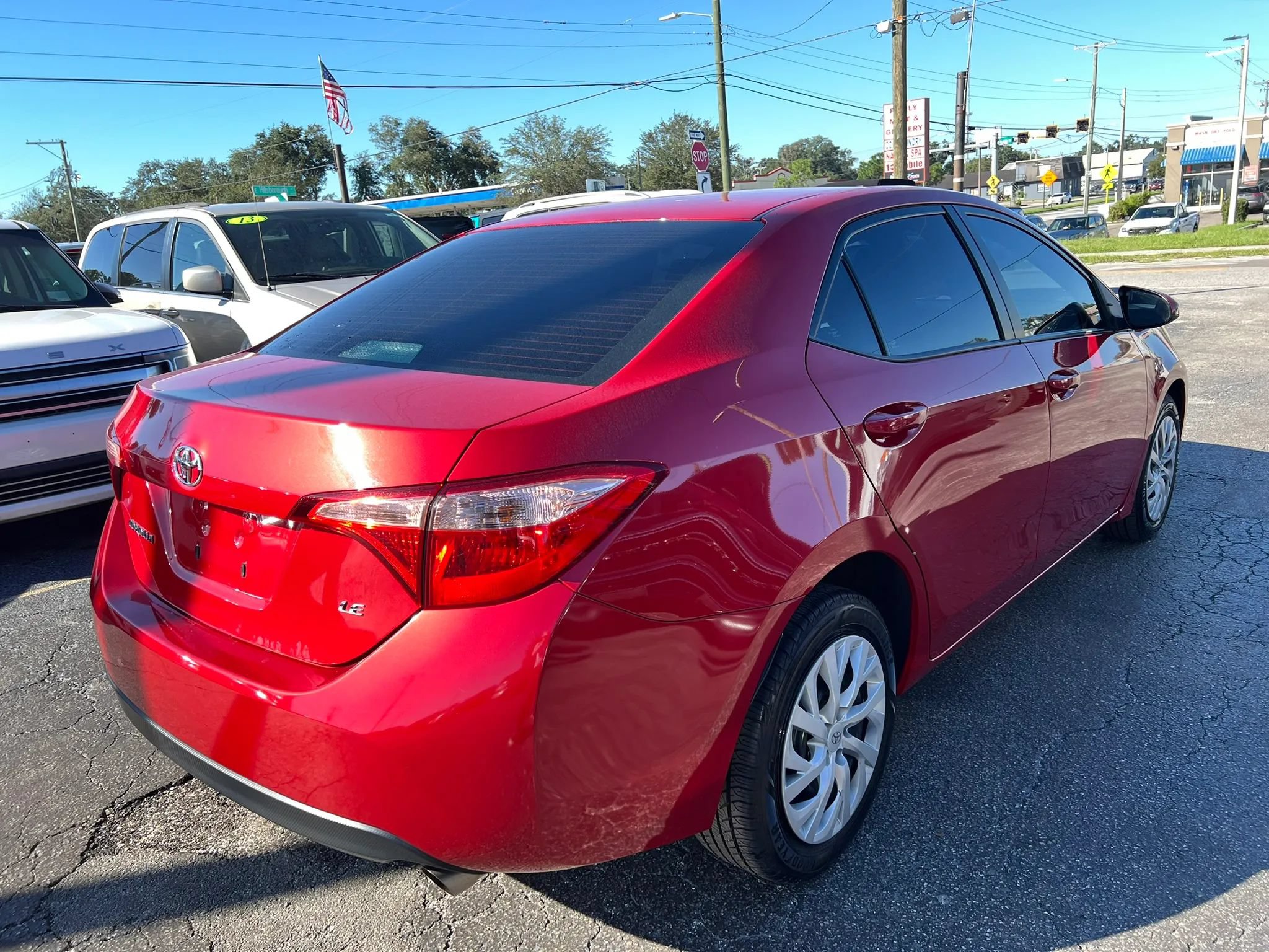 Used 2017 Toyota Corolla LE FWD image 3