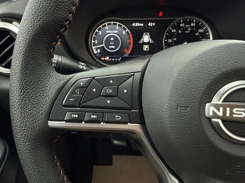 New 2025 Nissan Versa SR w/ Trunk Package image 22