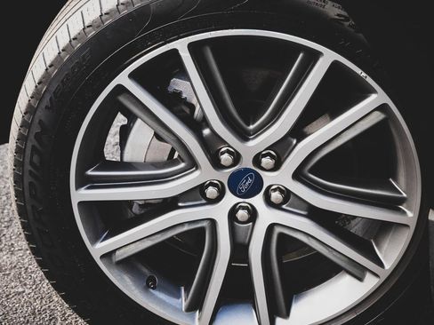 Used 2021 Ford Edge Titanium w/ Class II Trailer Tow Package image 27