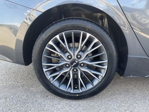 Used 2023 Kia Forte GT-Line w/ GT-Line Technology Package FWD image 5