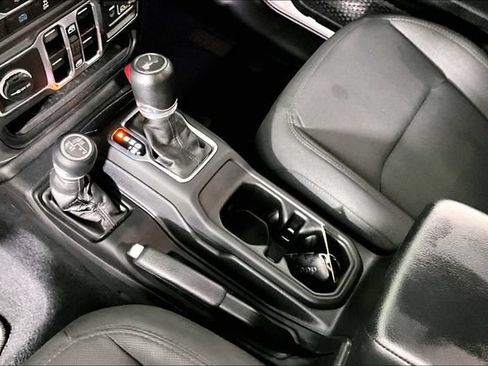 Used 2023 Jeep Wrangler Unlimited w/ Sun & Screen Package AWD/4WD image 17