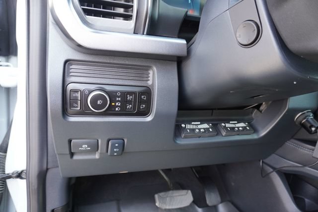Used 2025 Ford F450 Platinum w/ FX4 Off-Road Package AWD/4WD image 39