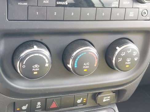 Used 2017 Jeep Patriot High Altitude FWD image 18