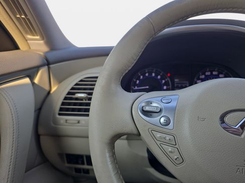 Used 2014 INFINITI QX70 AWD w/ Premium Package image 17