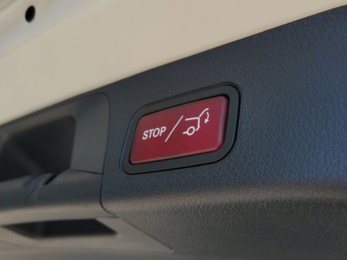 Certified 2026 Mercedes-Benz GLB 250 image 9