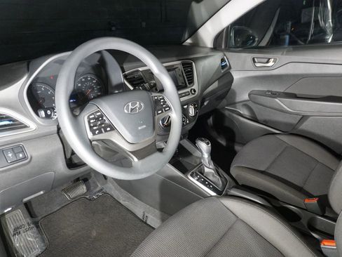 Used 2022 Hyundai Accent SE image 11