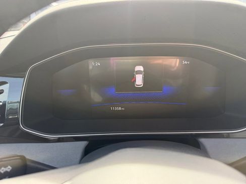 Used 2025 Volkswagen Jetta SE FWD image 14