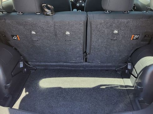 Used 2014 Nissan Versa Note SV FWD image 12