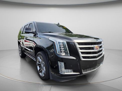 Used 2018 Cadillac Escalade Premium Luxury AWD/4WD image 5