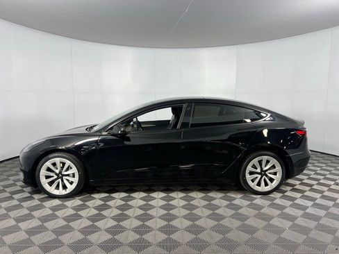Used 2023 Tesla Model 3 Standard Range image 9