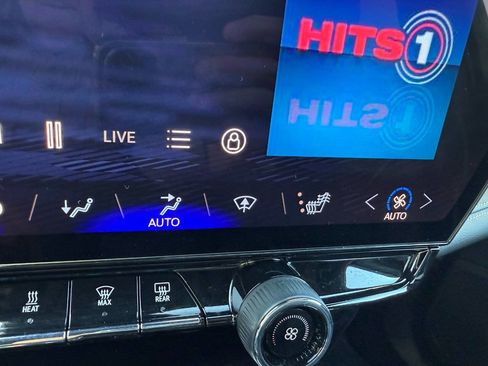 Used 2024 Chevrolet Blazer EV LT AWD/4WD image 38