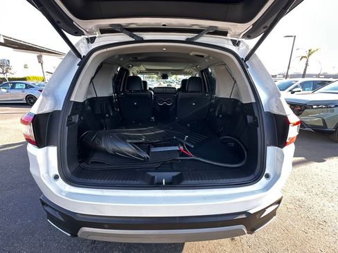 Used 2023 Honda Pilot Touring image 9